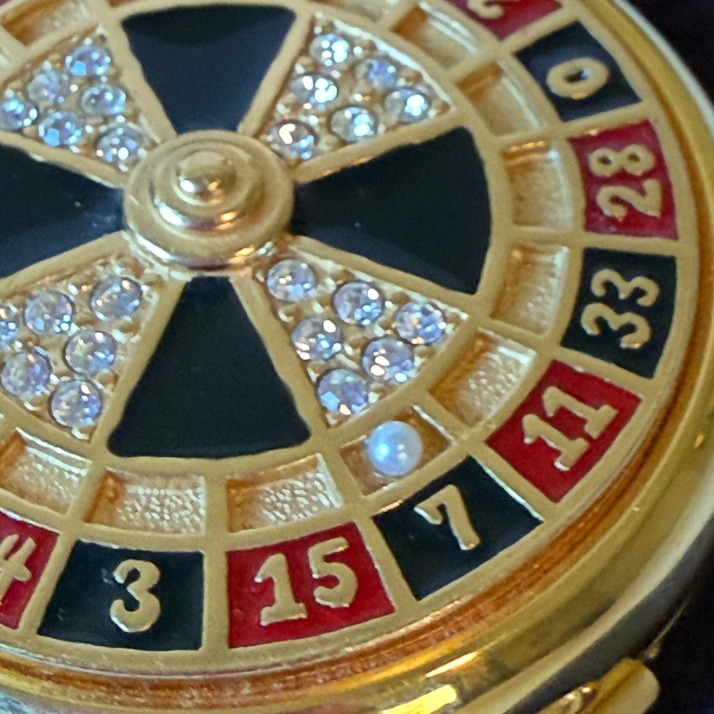 Rare Estée Lauder Las Vegas Roulette Compact